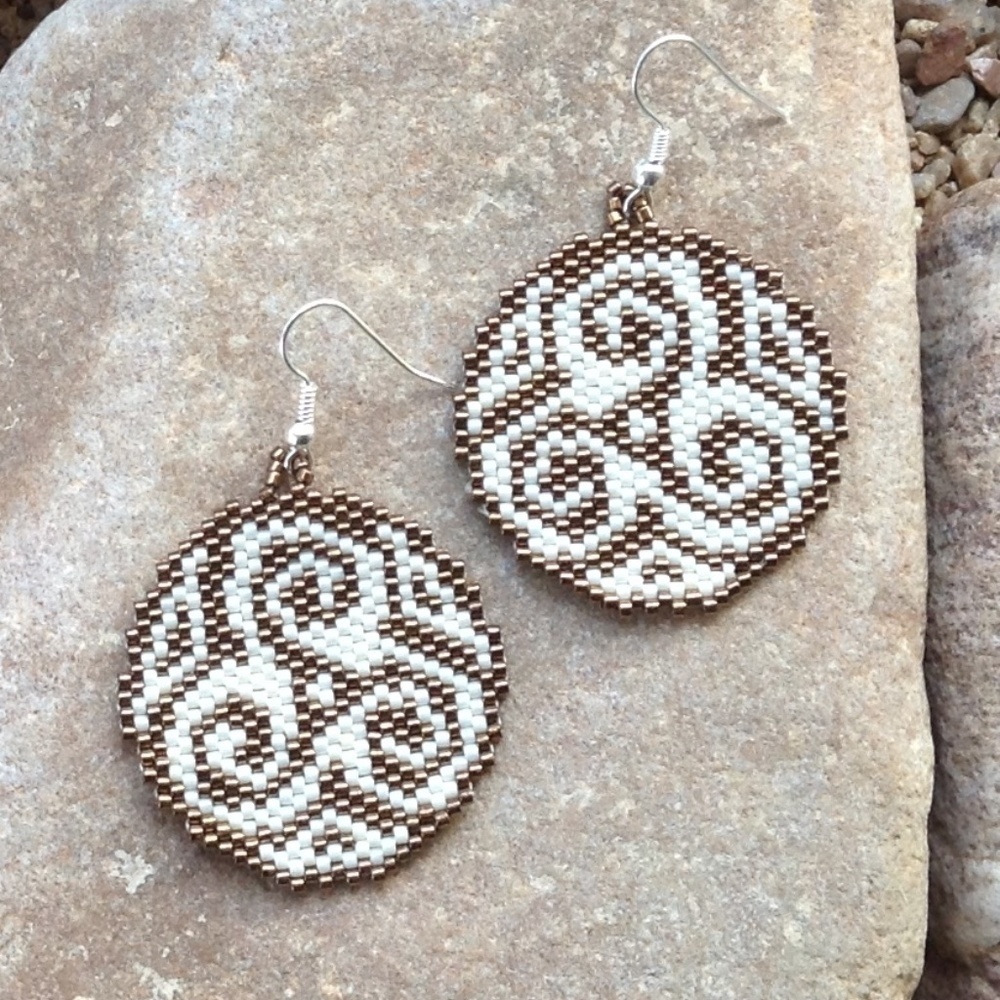 𝅺Bronze and Cream Swirl Beaded Earrings, New, Handmade by Me - Picture 3 of 3